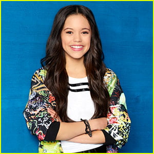 Jenna Ortega Tears Up in Emotional Speech After 'Stuck in the Middle' Wrap