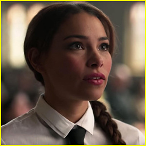 'The Flash' EP Says Fans Haven't Figured Out Who Mystery Girl Is Yet