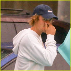 Justin Bieber Steps Out for Lunch After Claiming 'Pimples Are In'