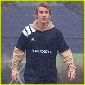 Justin Bieber Shows Off His Soccer Skills in the Rain!