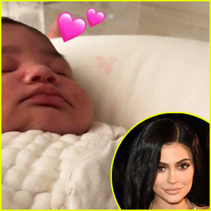 Kylie Jenner Gushes Over Stormi's Cheeks In Cute New Pics!