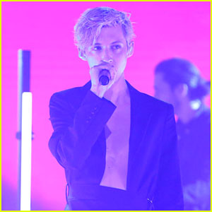 Troye Sivan Wears a Stylish Suit for Latest 'My! My! My!' Performance