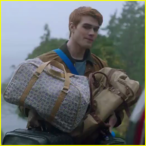 Varchie & Bughead Get A Weekend Away Together on 'Riverdale' Tonight - See the Clip!