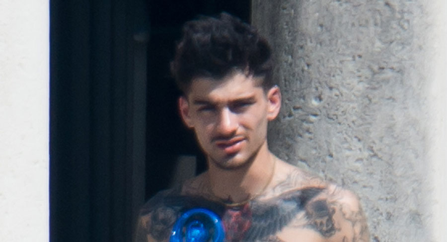 Zayn Malik Cools Off Shirtless In Miami Shares New Freestyle Song Shirtless Zayn Malik 5895