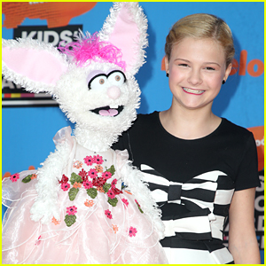Darci Lynne Farmer Opens Up About Balancing Tour & School At the Same Time (Exclusive)