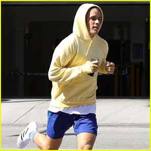 Justin Bieber Works Up a Sweat After Lunch at Taco Bell