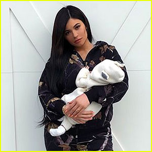 Kylie Jenner Kisses Daughter Stormi in Adorable New Snapchat Videos
