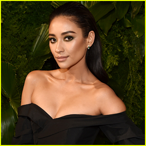 Shay Mitchell Had A Unicorn-Themed Party for Her Birthday!