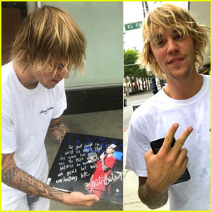 Justin Bieber Signs Autograph & Bible Verse on Fan's Photo Ahead of Mother's Day