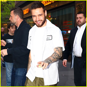 Liam Payne Looks So Happy While Greeting Fans in NYC!