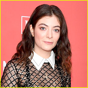 Lorde Deletes Most of Her Social Media