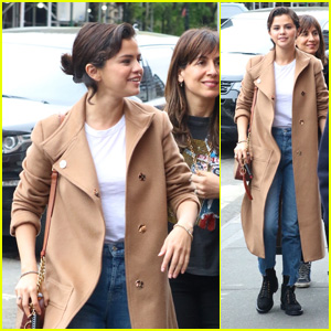Selena Gomez Catches a Play & Gets Lunch With Friends in NYC!