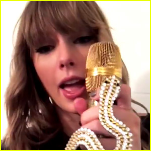 Taylor Swift Has the Coolest Microphones for Her Tour!