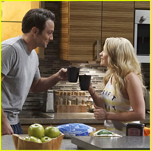 'Young & Hungry's Final Season Kicks Off With Hour-Long Premiere!
