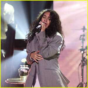 Alessia Cara Performs 'Growing Pains' on 'Fallon' - Watch Now!