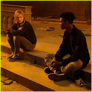 Tandy & Tyrone Have 'One of the Longest Conversations In History of Television' Tonight on 'Cloak & Dagger'