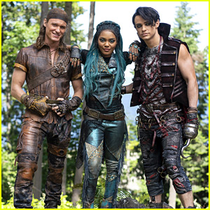Uma, Harry & Gil Have Completely Different Looks For 'Descendants 3' - See The Pic!
