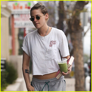 Kristen Stewart Steps Out to Get a Smoothie in Los Feliz!