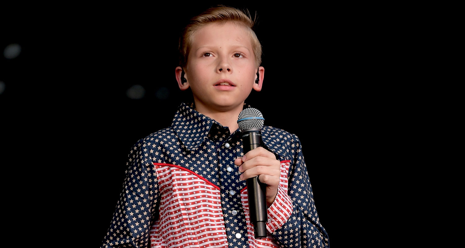 Mason Ramsey Takes the Stage at CMA Music Fest! Mason Ramsey Just