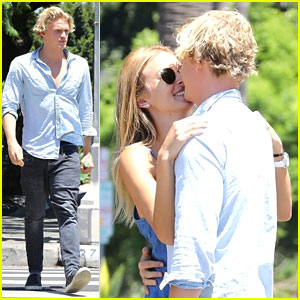 Cody Simpson Kisses Girlfriend After Coffee Date