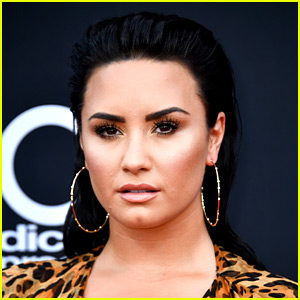 Demi Lovato Overdoses, Taken to Hospital - Report