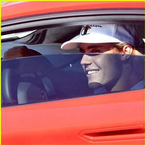 Justin Bieber is All Smiles While Hanging Out in Malibu!