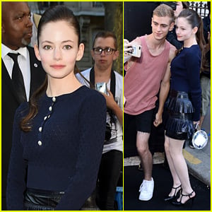 Mackenzie Foy Snaps Selfies With Fans Before Vogue Foundation Dinner in Paris