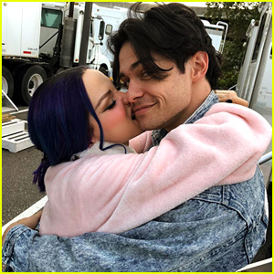 Thomas Doherty Showed Up On 'Descendants 3' Set On His Day Off To Be With Dove Cameron