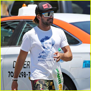 Zac Efron Wraps Up His 'Off the Grid' Vacation