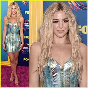 Chloe Lukasiak is a Holographic Hottie at Teen Choice Awards 2018
