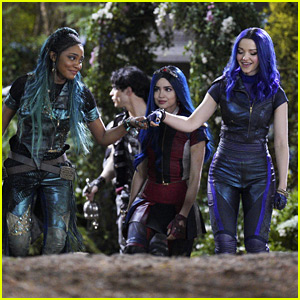 'Descendants 3' Just Released A Ton of New Behind The Scenes Pics!