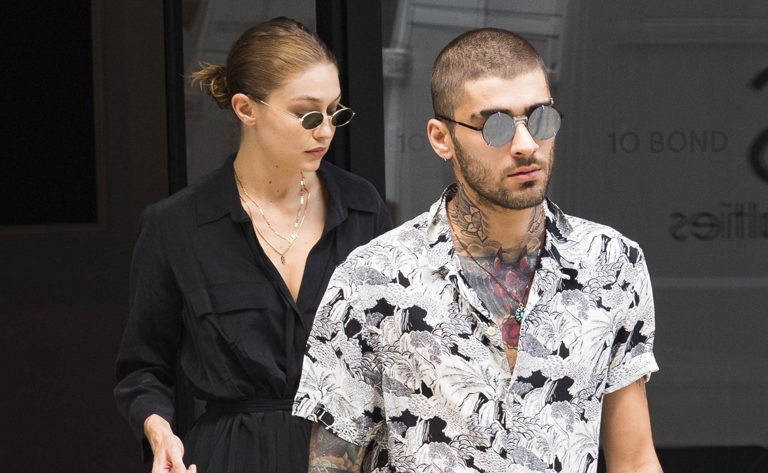 Gigi Hadid Wears Love For Zayn Malik Around Her Neck Gigi Hadid Zayn Malik Just Jared Jr 