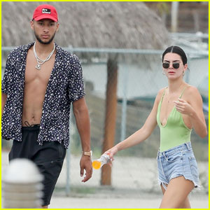 Kendall Jenner & Boyfriend Ben Simmons Take a Boat Ride in Mexico!
