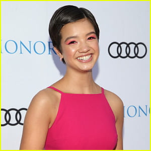 Peyton Elizabeth Lee Uses Cute 'Winnie The Pooh' Quote For New Pic with Asher Angel