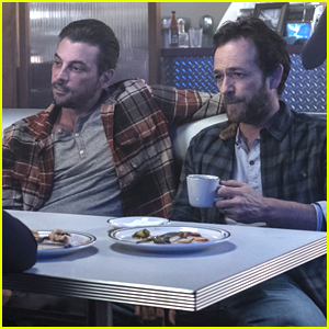'Riverdale's Luke Perry & Skeet Ulrich Reveal More About That Flashback Episode
