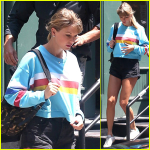 Taylor Swift Heads Out Looking Cute in a Blue Sweatshirt in NYC!