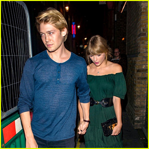 Taylor Swift & BF Joe Alwyn Look So Cute Together While on a Dinner Date in England!