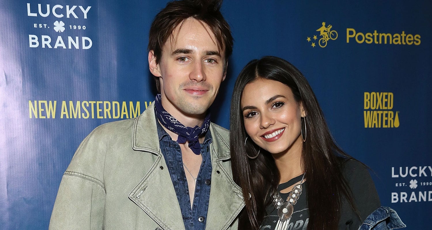 Victoria Justice & Reeve Carney Couple Up at Lollapalooza!