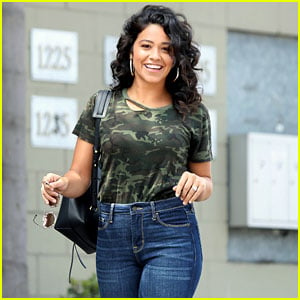 Gina Rodriguez Steps Out After Filming for 'Jane the Virgin'!