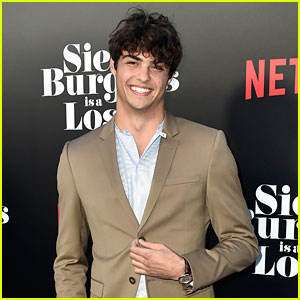 Here's How You Pronounce Noah Centineo's Last Name