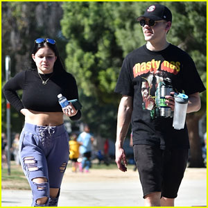 Ariel Winter Puts Toned Tummy on Display at Soccer Game With Levi Meaden