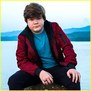 Get To Know 'Goosebumps 2' Star Jeremy Ray Taylor With 10 Fun Facts