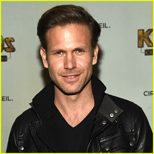 Matt Davis as Alaric Saltzman  Matthew davis, Vampire diaries