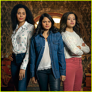 This Original 'Charmed' Star Wants You To Stop Hating on 'Charmed' Reboot Series