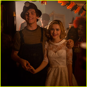 Ross Lynch & Kiernan Shipka Share Why You Should Be Worried About Harvey & Sabrina on 'Chilling Adventures of Sabrina'