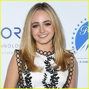 Sophie Reynolds Shares New Selfie With Shaved Hair