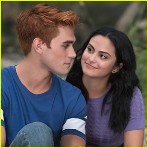 'Riverdale' Showrunner Teases Veronica & Archie Are Still Crazy About Each Other in Season 3