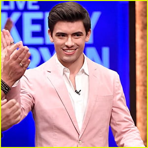 Michael Consuelos Had To Audition For The Young Version of Dad Mark's Role on 'Riverdale'