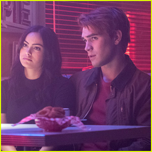 KJ Apa Talks About Archie Leaving Veronica Behind on 'Riverdale'