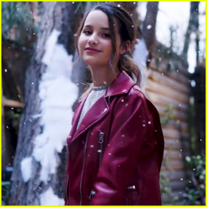 Annie LeBlanc Drops Holiday Song 'It's Gonna Snow' - Listen Now!